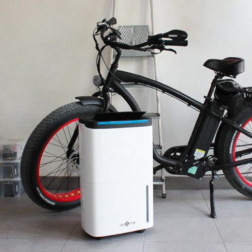 Connected dehumidifier ROHAN with lift pump | air&me