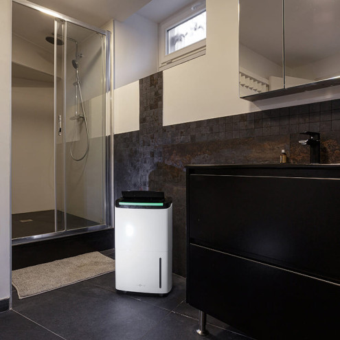 Connected dehumidifier ROHAN with lift pump | air&me